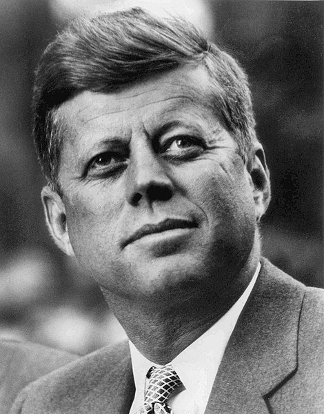 470px-John_F._Kennedy,_White_House_photo_portrait,_looking_up